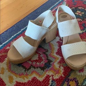 Dr scholl White wedges size 7 perfect condition